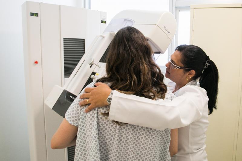 Em audiência, Saúde chama a atenção para a prevenção do câncer de mama e colo de útero